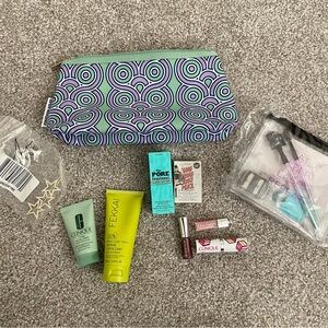 10 piece - Clinique & Fekkai Skincare & Makeup w/ Patterned Bag & hair clip ⭐️
